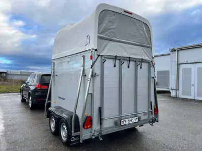 Pferdetransportanhänger Niewiadow