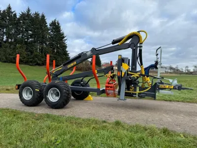 Rückewagen FW-TECH KTS 8000 mit 6,4 Kran