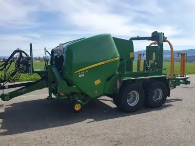 John Deere  F441R Rundballenpresse/ Kombi/ Göweil