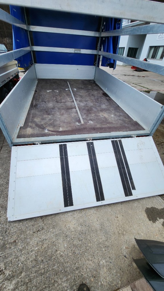 2b237369-0b95-4bcd-84ee-aa1832f7c755-Anhänger_Blachenanhänger_Schiebeverdeck_LMB-Maschinen Gmbh_6.png