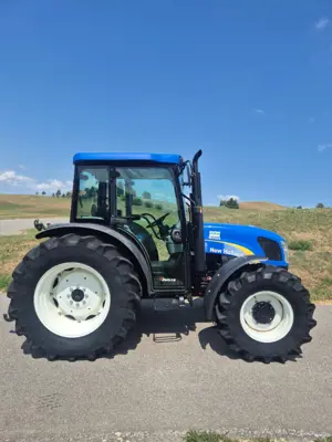 Traktor New Holland T4030