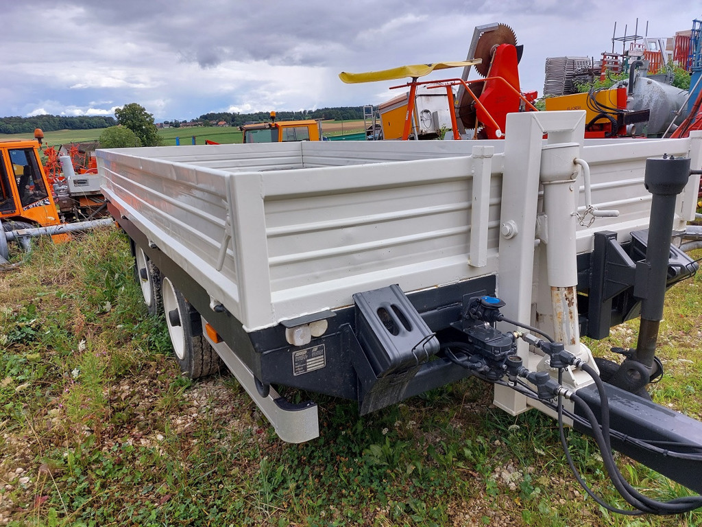 d49c4852-bc8b-4493-958e-8b01c63eee41-Blomenröhr Tschanz (5).jpg