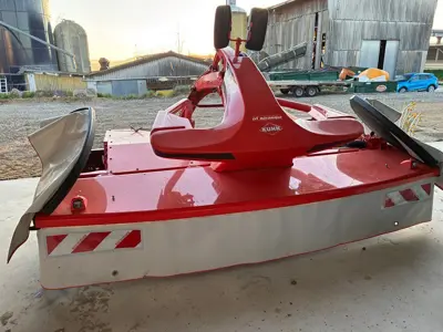 Combinaison de fauche Kuhn frontale et papillon