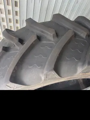 Reifen 620 70  R 42 BKT     2 stück