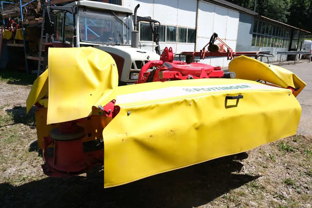 Mähwerk Pöttinger Novacat F3100 Alpin