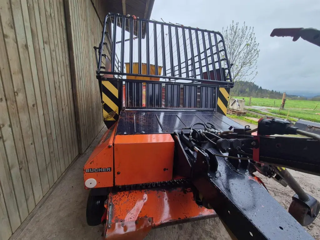 e1f73637-6256-4ae5-9508-42c95437f39c-bucher 5.jpg