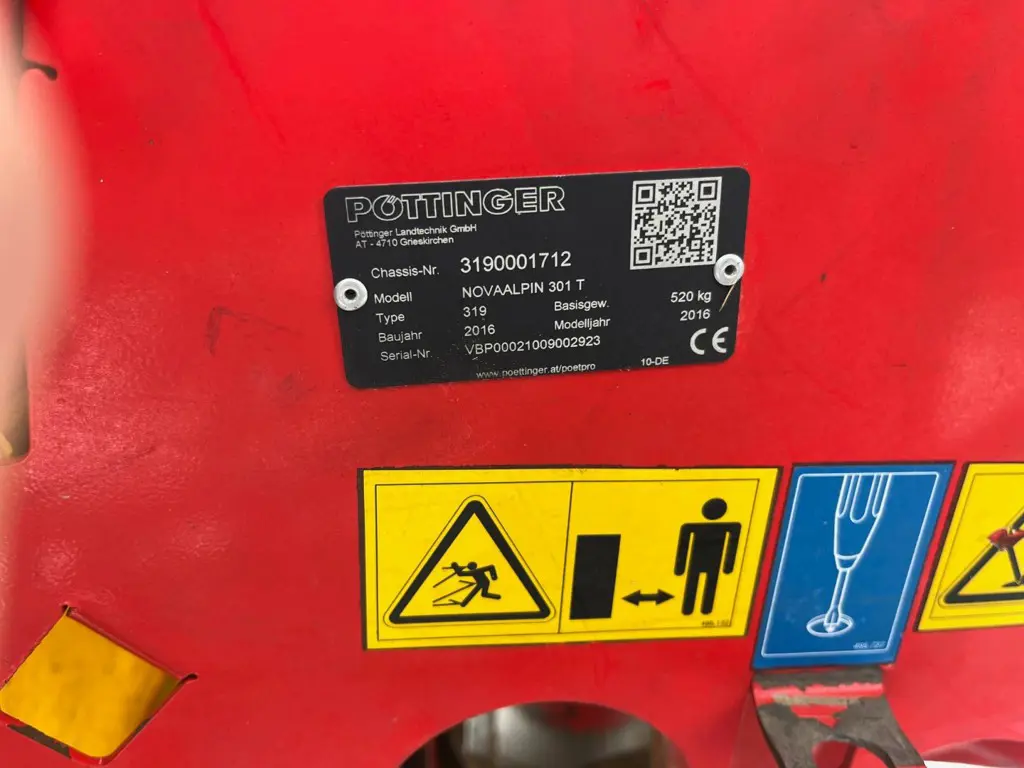 6a8ff453-1b8f-4aa0-a193-d57e3e3efa82-Pöttinger Novaalpin 301T Bild 5 Glaus Dominik.jpg