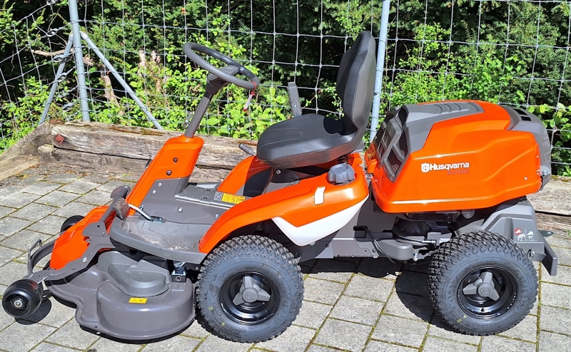 127381cc-4bd3-4677-b5eb-e05da7c2d6c2-Husqvarna R214TC Comfort Edition-94 Riderk.jpg