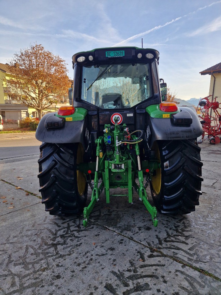 c6a04fea-e583-40eb-b683-a774bcfb2fc2-John Deere 6120M (2).jpg