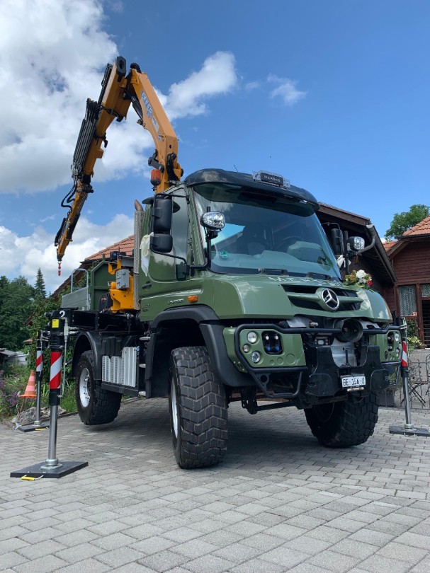 Unimog mit Kran Effer