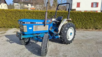 Traktor Ford 2120