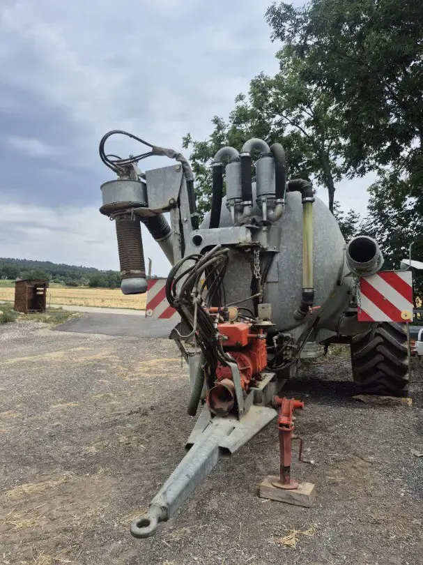21b72e1a-4025-488f-b708-3eb5b7afc68a-9c90a8c0-87bc-418e-99a2-f3dcf3d3b204.jpg
