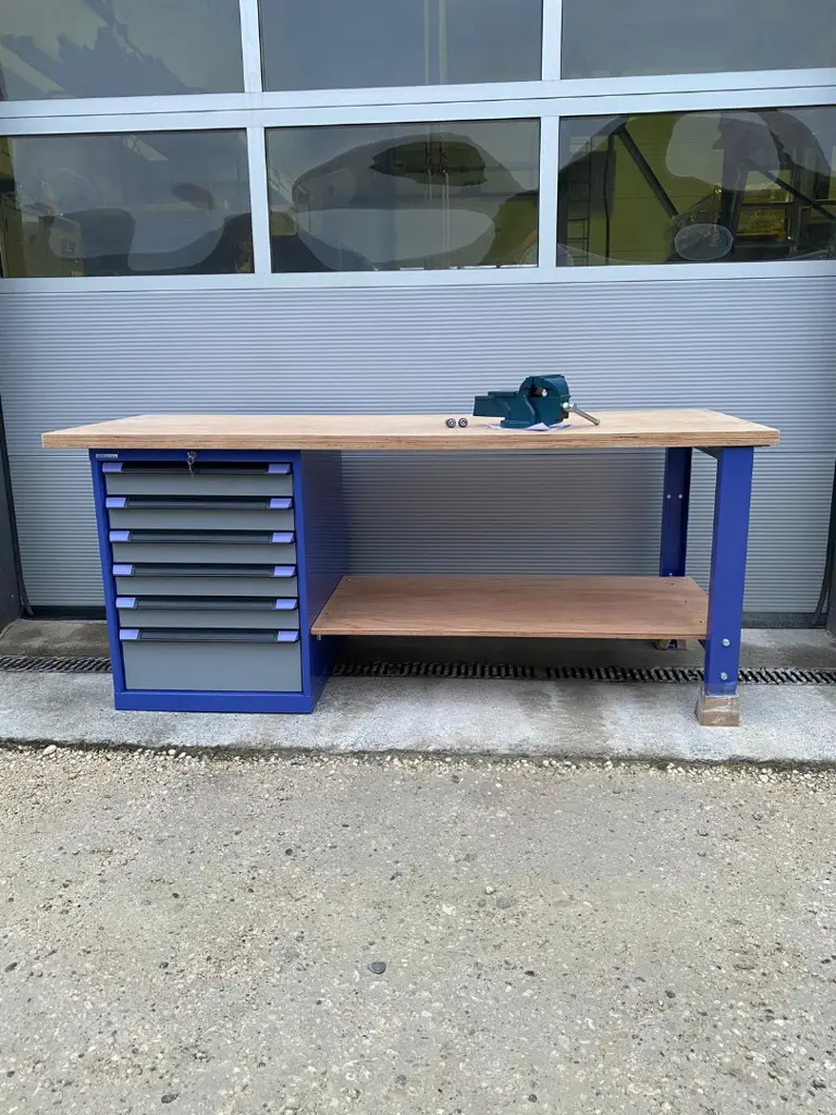 59d48d5a-bcc3-4150-87d4-fab0e84b9677-300_Thurmetall_Werkbank_06.jpg