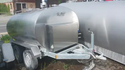 Fahbahrer Milchkühltank 1750lt an Melkroboter / Milchtank