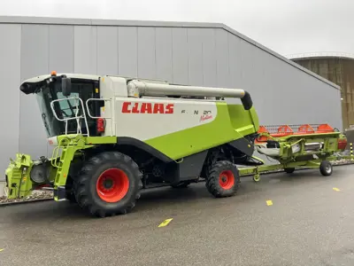 CLAAS Lexion 520 Montana