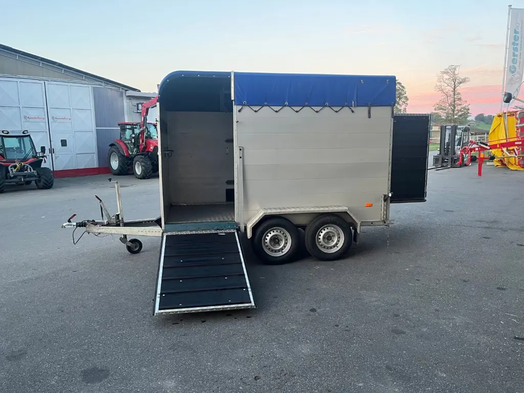 ec8d2995-7852-45d1-aa7c-4a6724b4c848-Viehwagen Hüppi 6.jpg