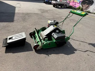 Dennis D148 Profisichelmäher zur Sportrasenpflege