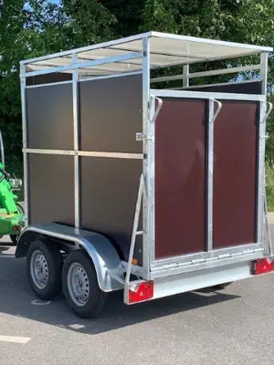 A saisir remorque transport de choses "bétaillère"