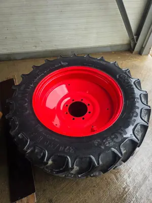 Continental 320/90R32