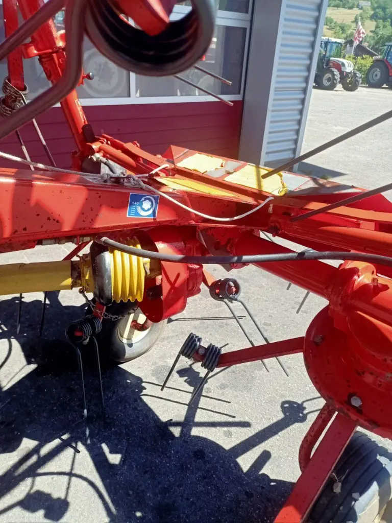 6e5d9ec3-bbd1-4fd5-8884-120a2e43d28f-Kuhn4201-2.jpg