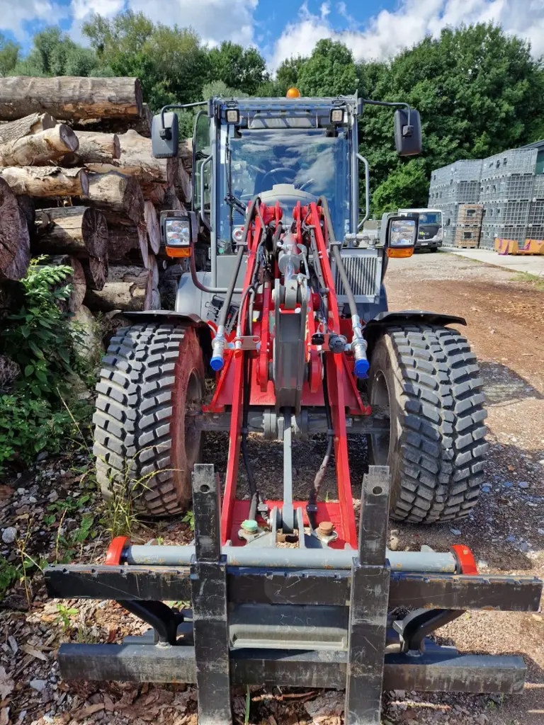 3559a2b6-da43-41c8-8941-400502289130-Weidemann 3080 (1).jpg