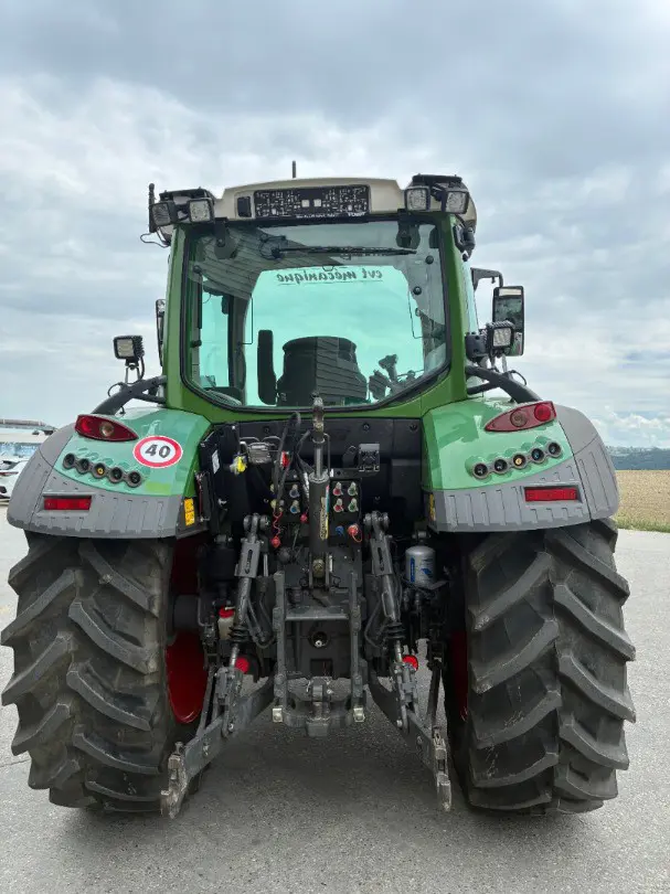 fba41cda-7381-459f-a5b6-9da19709e5f8-Fendt 313 Vario S4 3.jpg