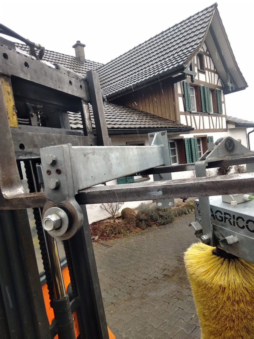 fc486807-c41d-4463-a2f9-c08de85415fb-Pendelbürste gelb 1 (5).jpg