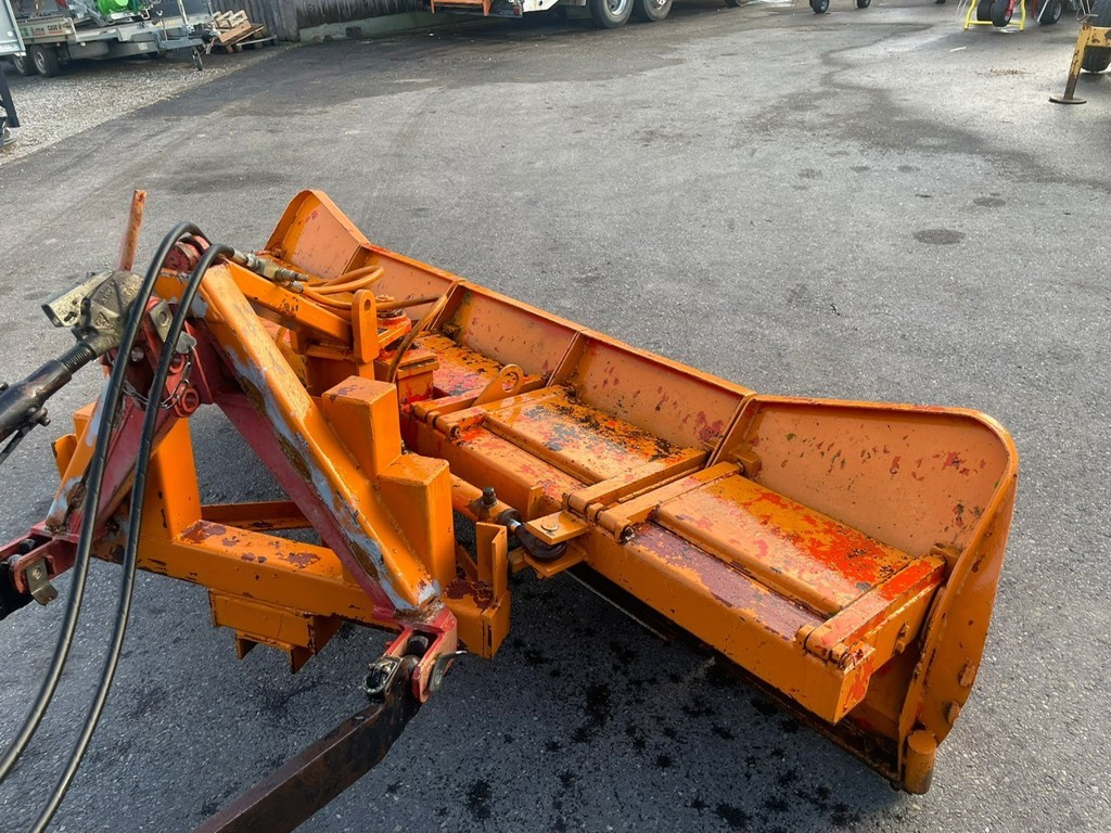 ce163cfa-baa2-4e59-8313-71f1c7b8c870-Pflug 5.jpg