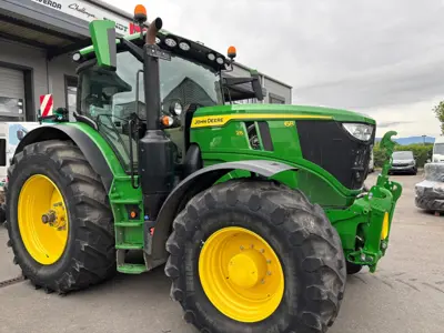 John Deere 6R215