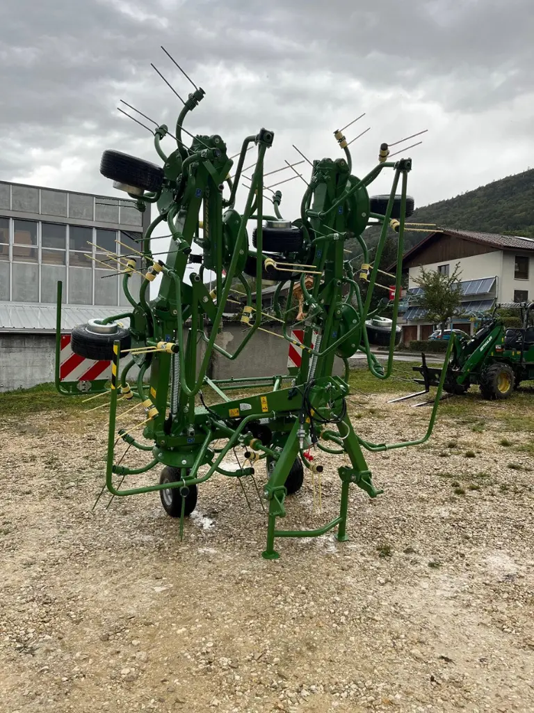 cfdc6a1c-8208-4756-96d7-98a8162980e4-Krone Vendro 900 (5).jpg