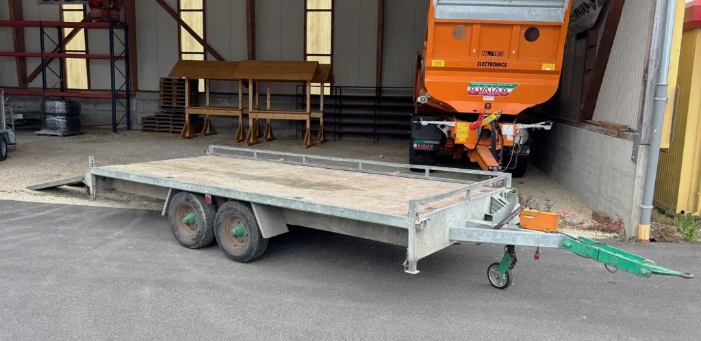 Remorque de transport avec rampe de chargement, Transportanhänger mit Laderampe,
