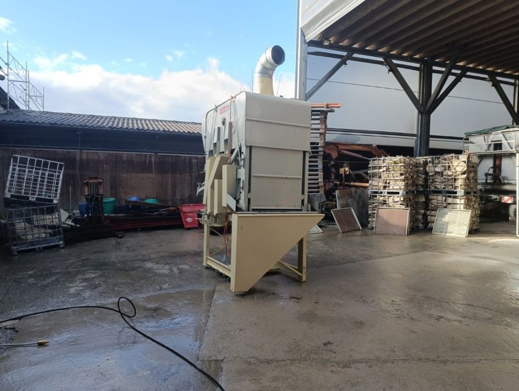 1222d37d-eeb4-4e56-8bf6-f4ab97a92179-trieur 1.jpg