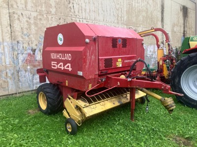 Rundballenpresse New Holland 544