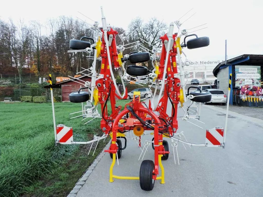 b46a1c7c-a812-4578-b336-e81b30054e14-31156-Pöttinger-Kreiselheuer-Hit-8.jpg