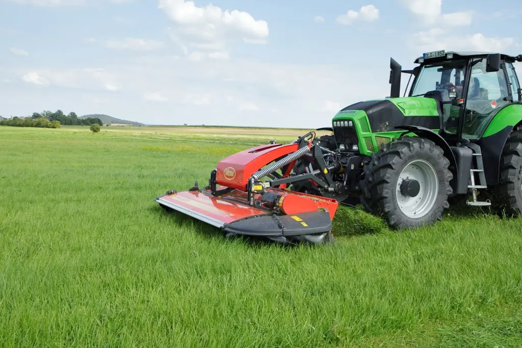 dd8d4619-9f52-4b89-972e-702c6bca00fa-front-mounted-mowers---disc-with-conditioner-extra-628-ft-vicon(1) (1).jpg