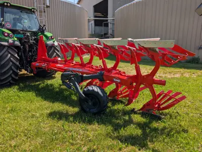 Charrue 4 socs Kuhn Vari-Master 153 4E NSH