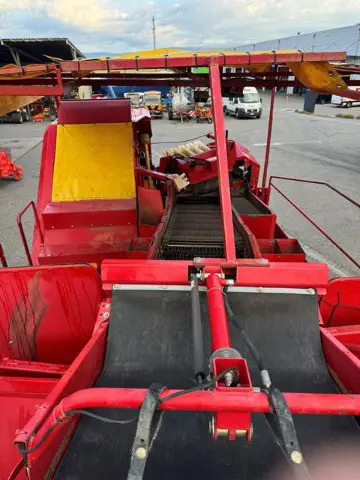 8b2fd048-70df-468c-beaa-4b38ec16dde5-Grimme SE 140 5.jpg