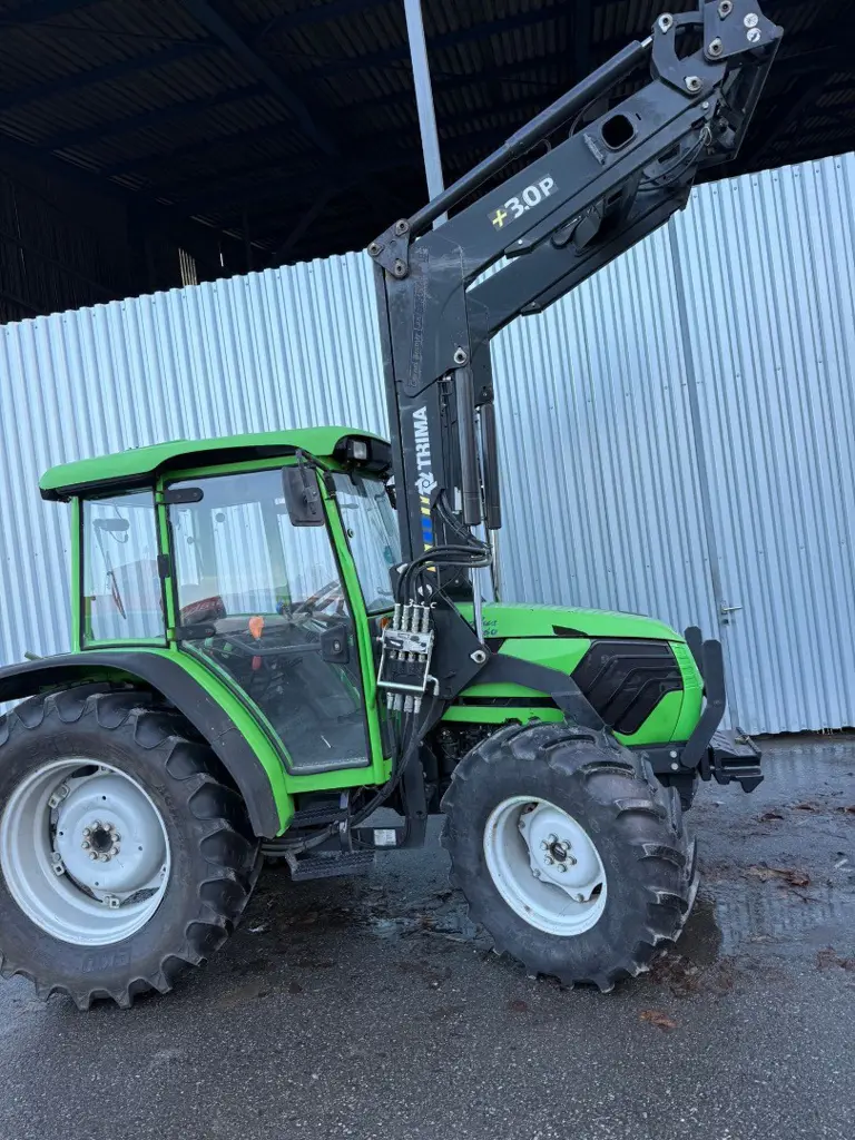 Deutz-Fahr Agroplus 60 4WD mit Frontlader