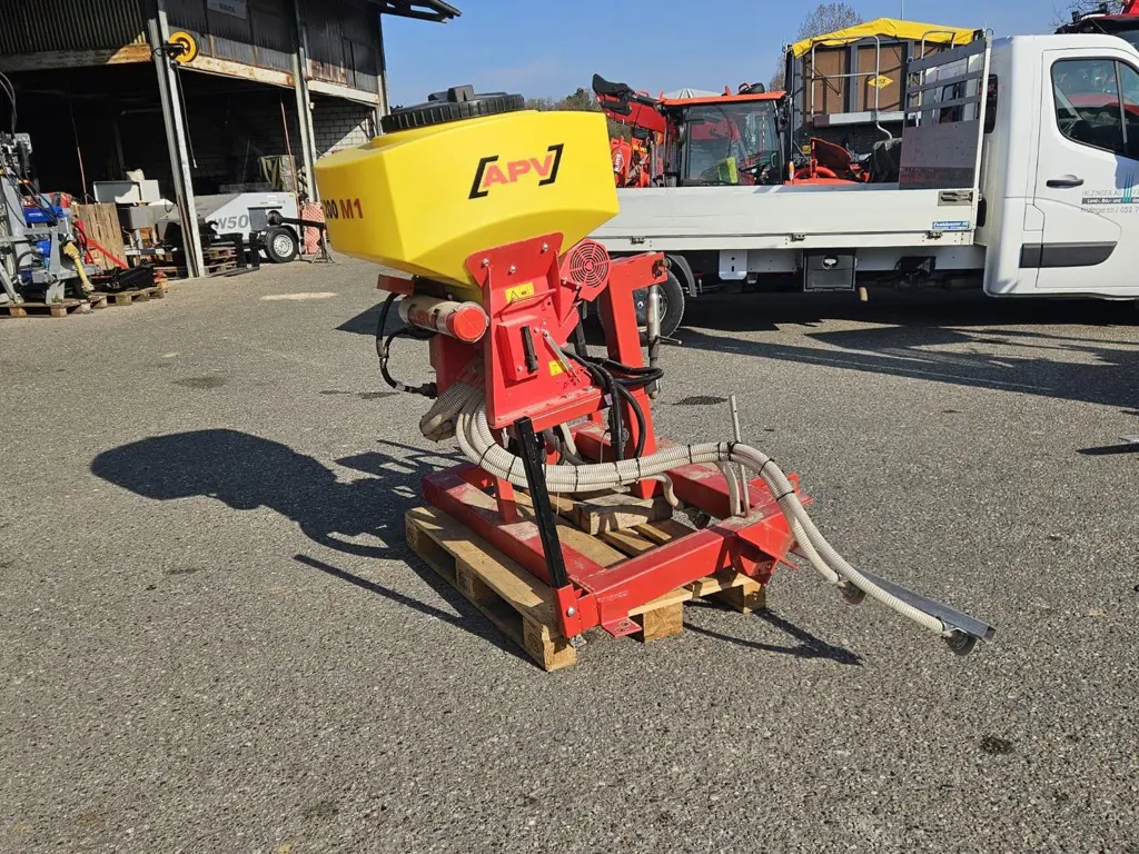 e5d13b34-9b13-4000-82b5-c55d8f591e18-19 at 17.jpg