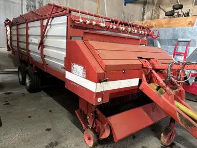 Ladewagen International 518