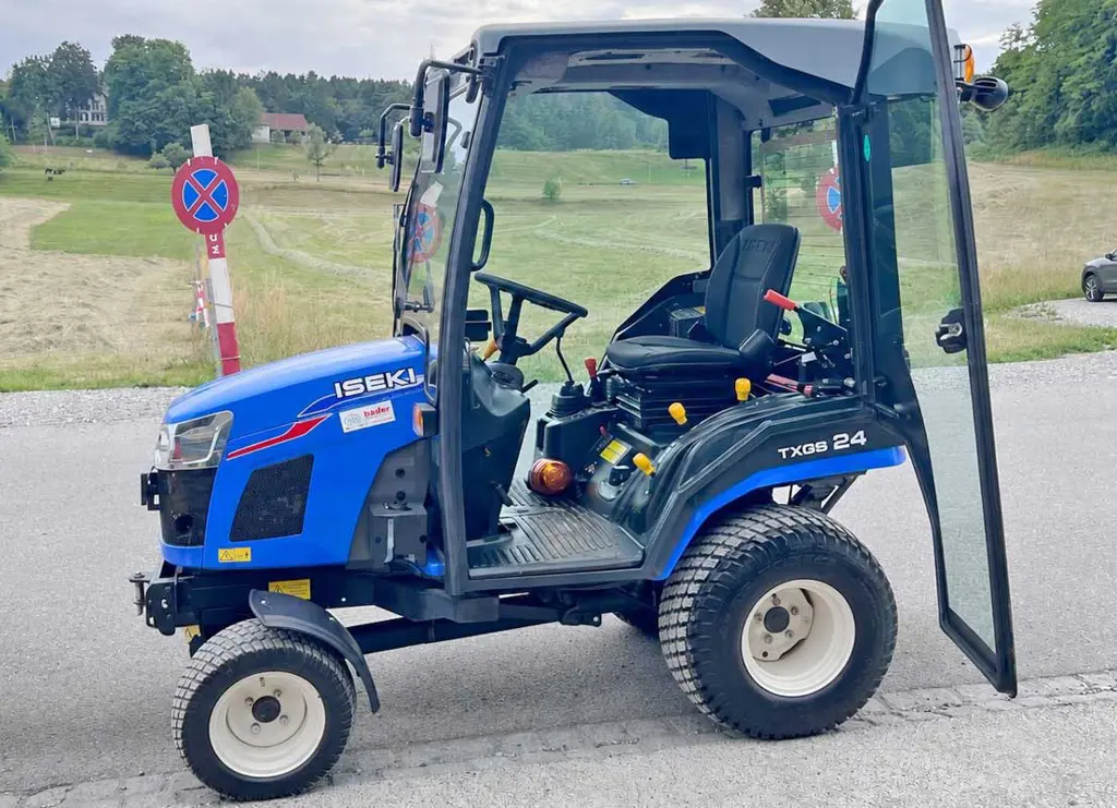Iseki, Traktor 4-Radantrieb TXG S 24