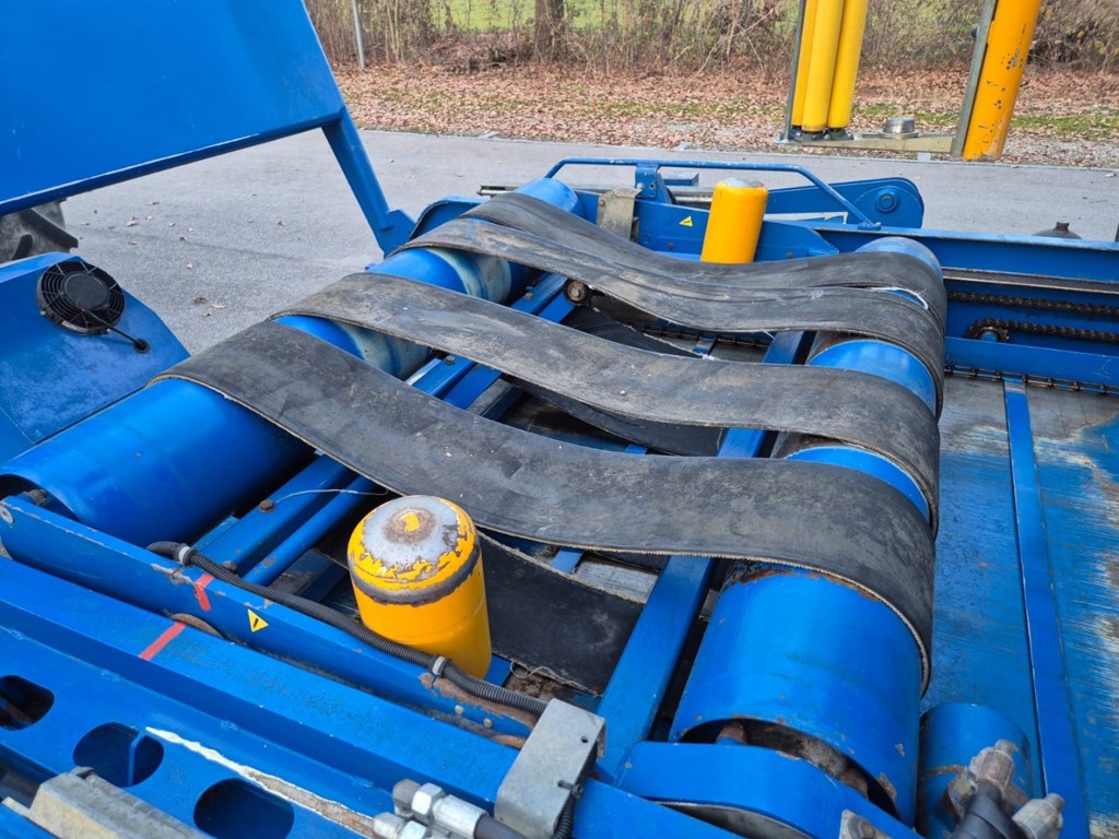 cac9a6bf-06d5-4669-82fc-7dd749f660ad-WhatsApp Image 2025-12-21 at 16.18.12 (2).jpg