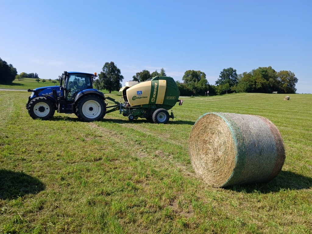 Rundballenpresse Krone mit Folienbindung