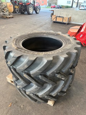 Reifen 480/65R28 Bridgestone VX Tractor ca. 70%