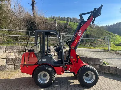 Hoflader  TOYO KU 841