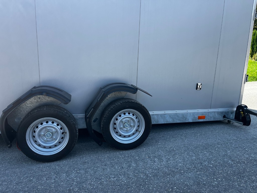 af3cb8be-7e60-4ff4-bb48-ac3cbc98f3dd-35655 Vezeko Anhänger Auto Kofferanhänger absenkbar (6).jpg