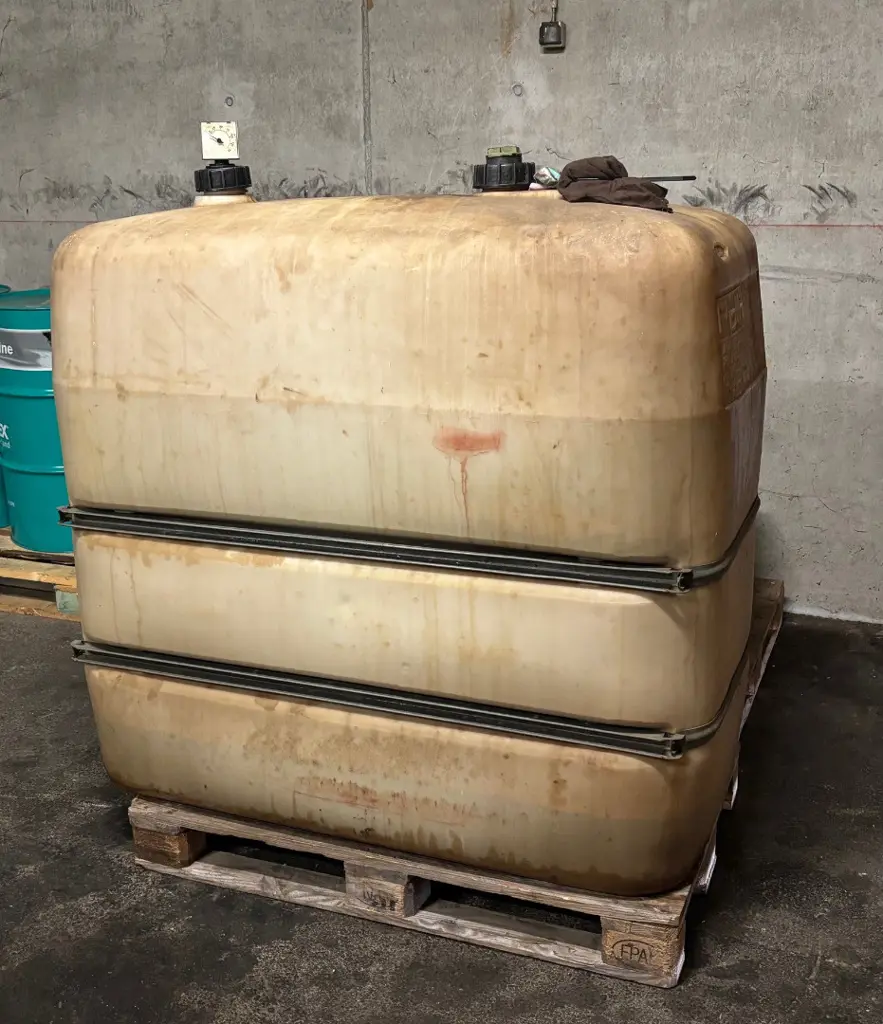 2ac2785f-6e05-4120-b06a-e6705ae093de-Heizöltank 2.jpg