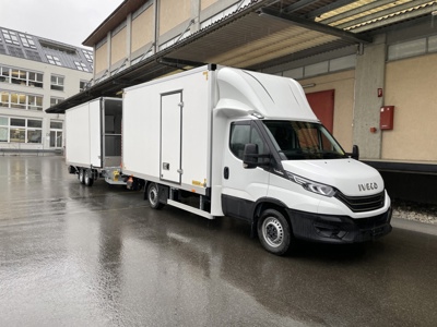 IVECO Daily 35 S mit Anhängerzug und 2x Hebebühne