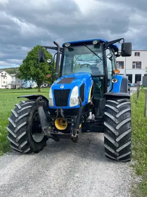 Traktor New Holland T5070