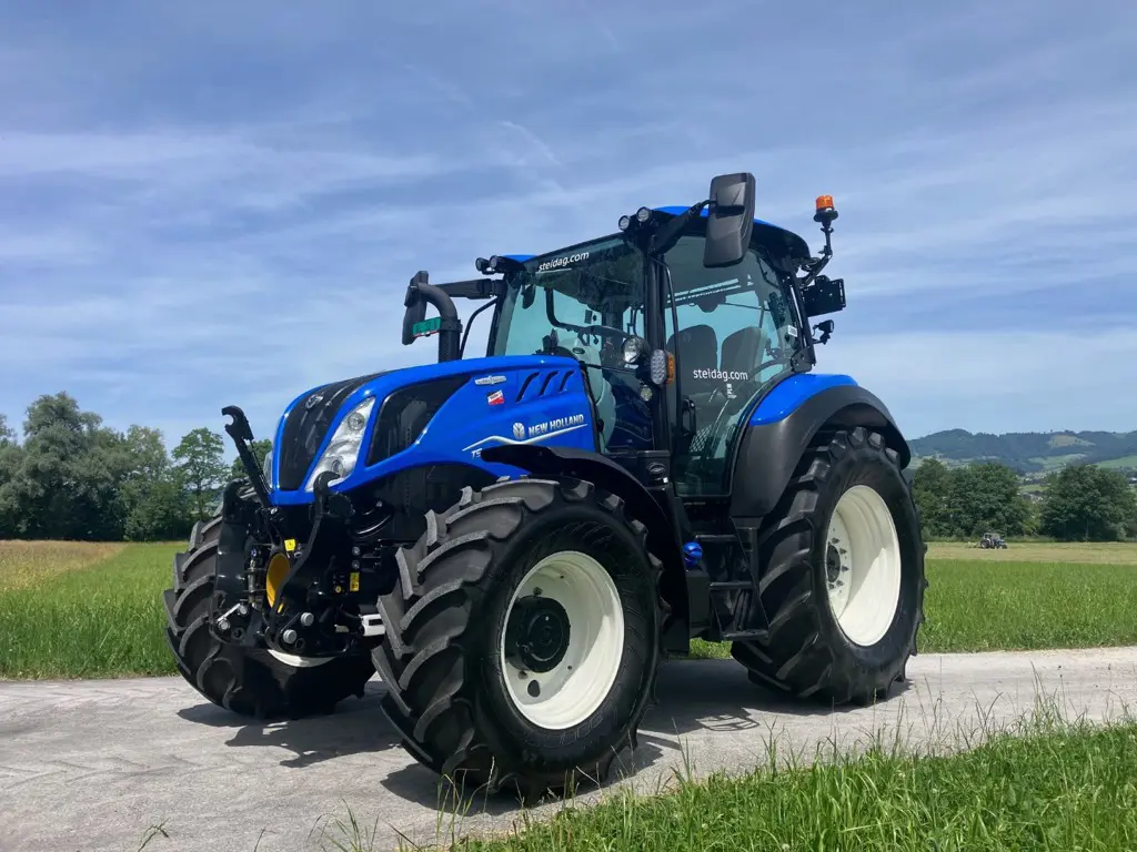 New Holland T 5.140 AC mit 100h, GPS Vorbereitung und Auflastung!